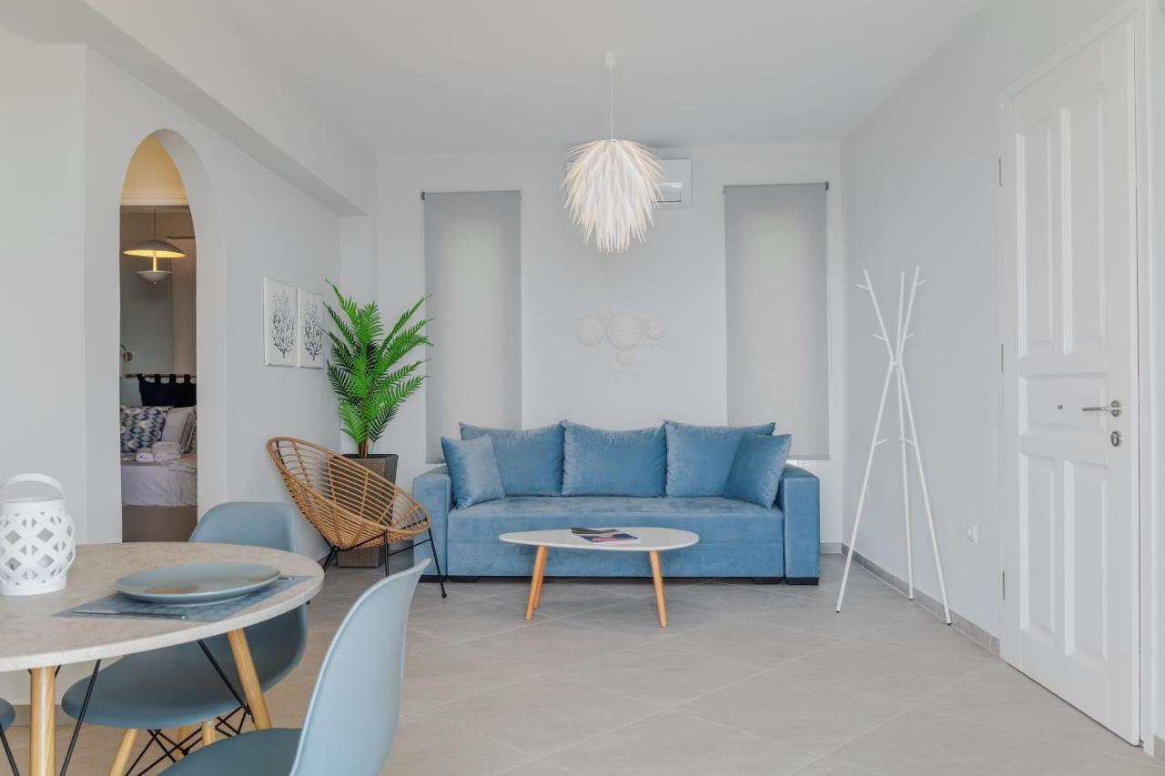 Corali Suites Andros バトシ エクステリア 写真