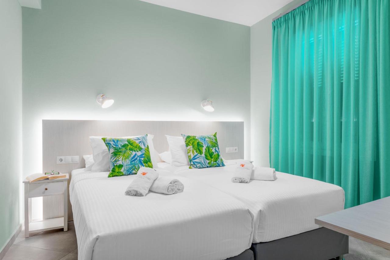 Corali Suites Andros バトシ エクステリア 写真