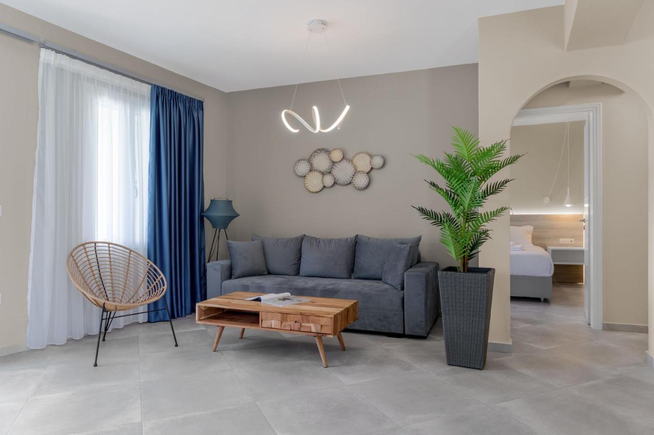 Corali Suites Andros バトシ エクステリア 写真