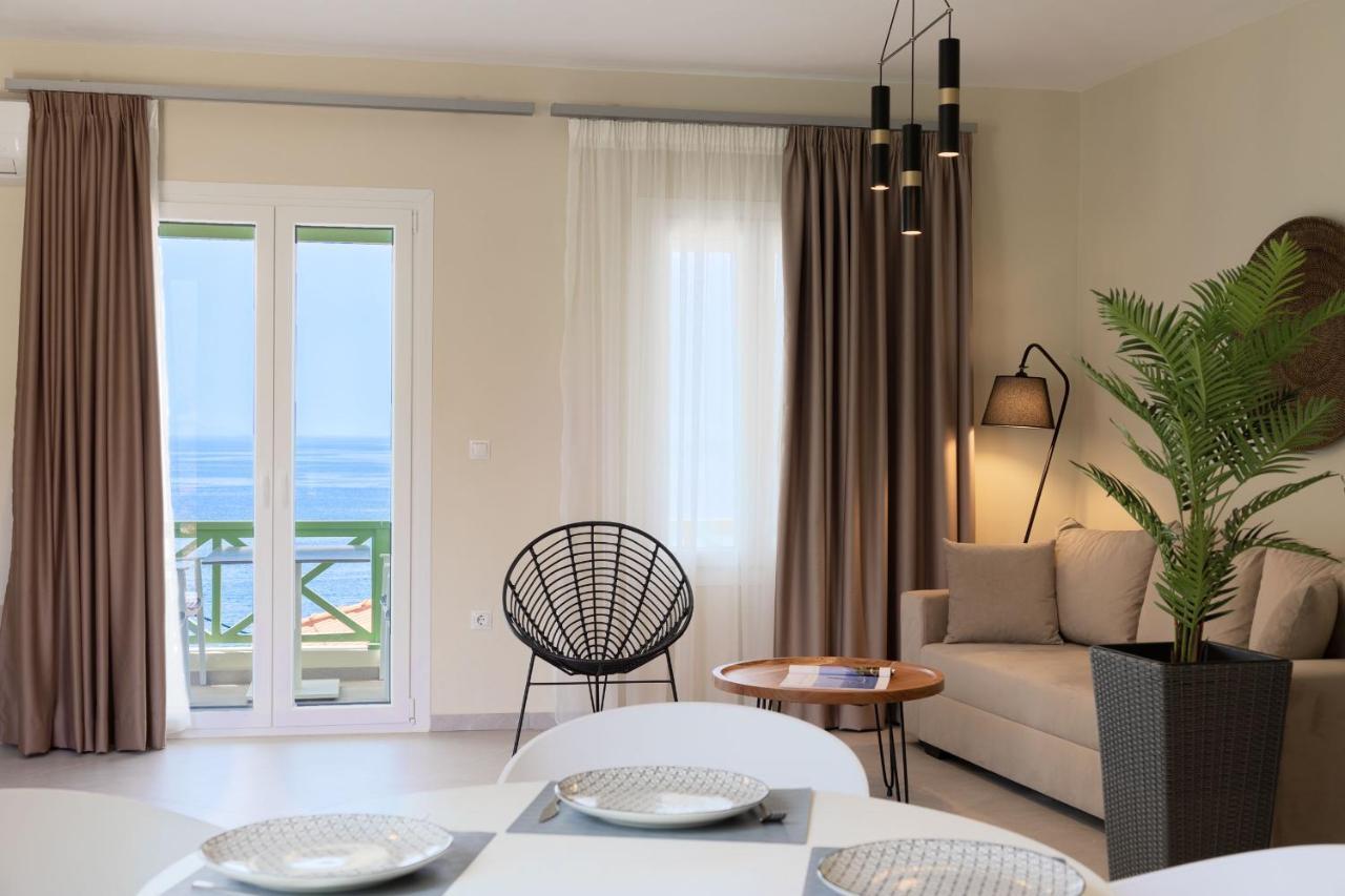 Corali Suites Andros バトシ エクステリア 写真