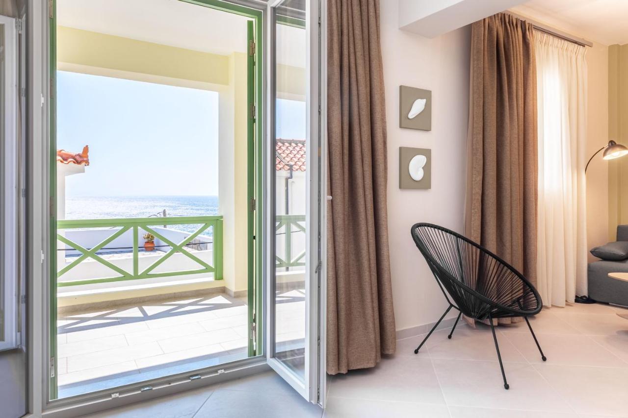 Corali Suites Andros バトシ エクステリア 写真