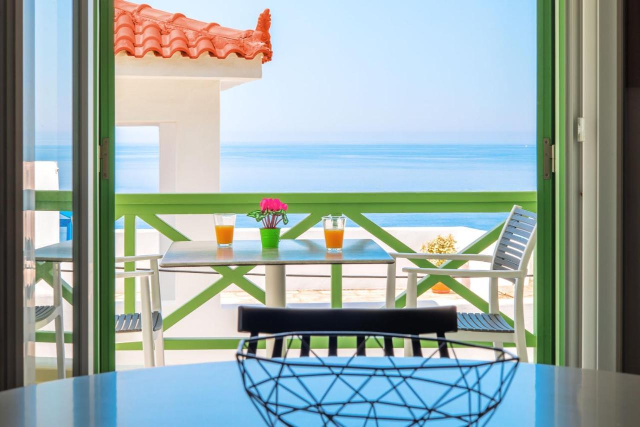 Corali Suites Andros バトシ エクステリア 写真