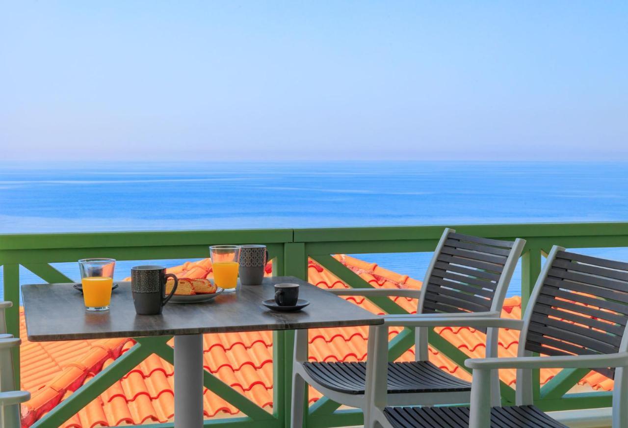 Corali Suites Andros バトシ エクステリア 写真
